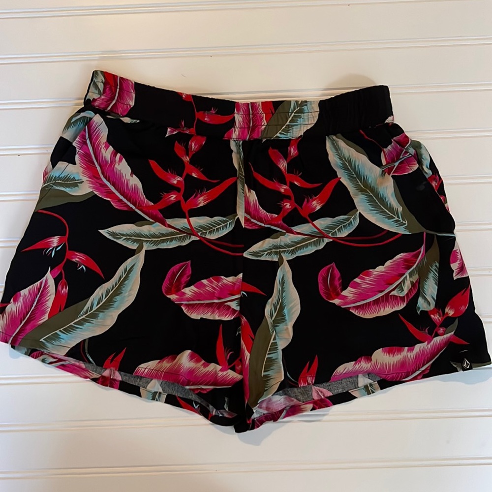 Girls Volcom floral black hawaiian print shorts XL
